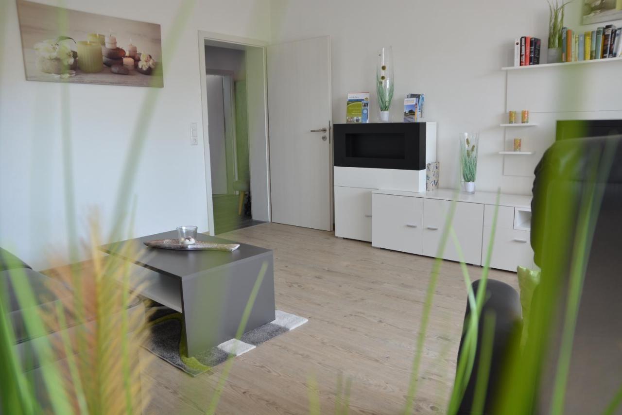 Lakewinds Apartment *